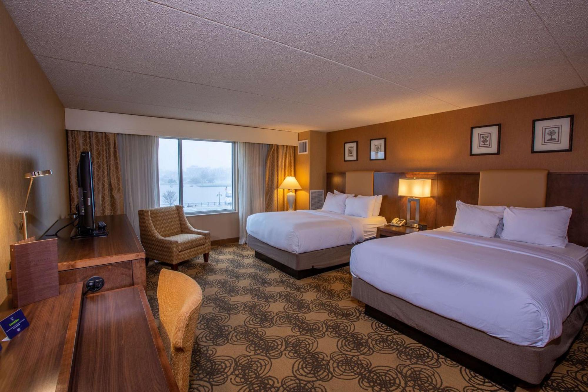 Hotel Doubletree By Hilton Bay City - Riverfront Extérieur photo